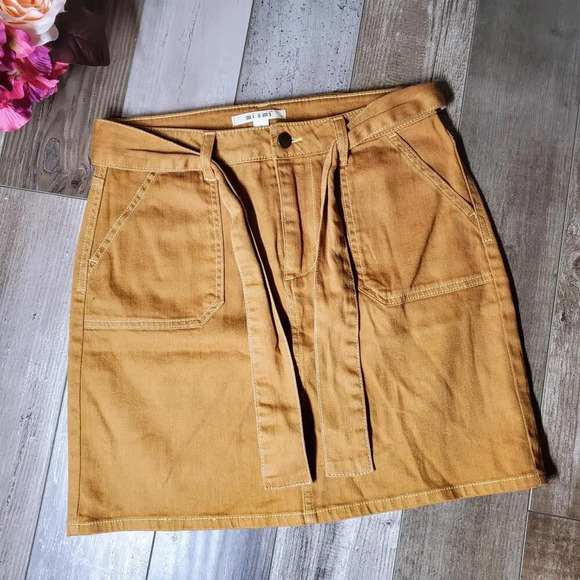Francesca's Miami Brand Tan Belted Cargo Mini Skirt Size Medium - Picture 1 of 11